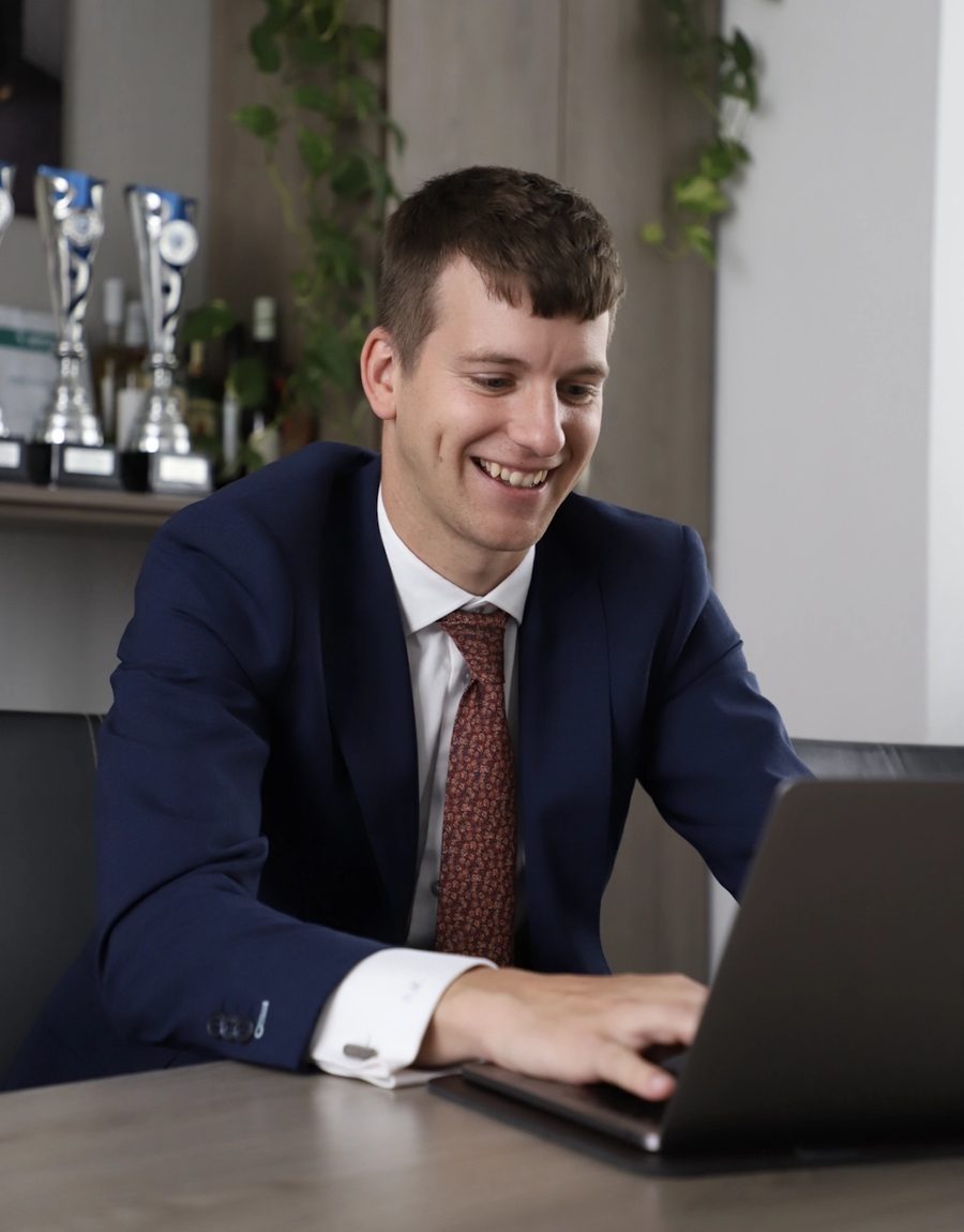 Daniel u počítače, finanční poradenství